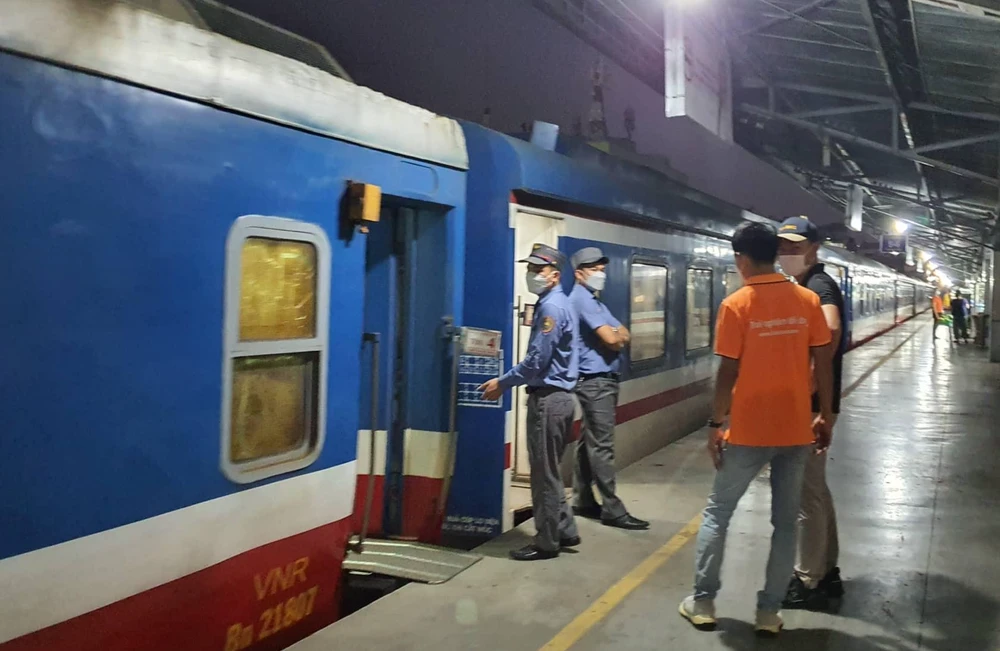 Nhiều chuyến tàu được tăng cường dịp hè 2023. Ảnh: THY NHUNG Nhiều chuyến tàu được tăng cường dịp hè 2023. Ảnh: THY NHUNG