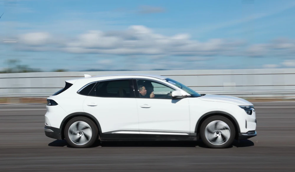 Với khả năng làm chủ công nghệ cùng năng lực sản xuất, quản lí, VinFast được tin tưởng sẽ có tương lai tốt khi bước ra thế giới.