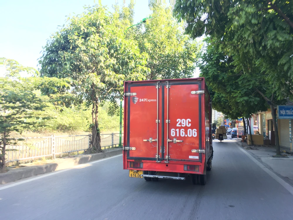 Từ 1-9, bãi bỏ các quy định liên quan tới hình thức xử phạt tước quyền sử dụng giấy phép kinh doanh vận tải bằng xe ô tô. Ảnh: TN