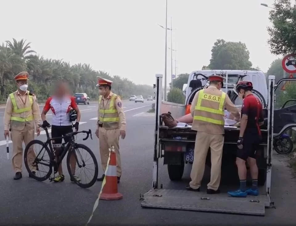 Hình ảnh được nhiều người chia sẻ trên các trang mạng xã hội. Ảnh: MXH