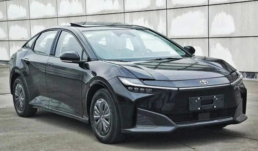 Toyota có tham vọng chiếc sedan điện này sẽ thay thế cho Tesla Model 3. Ảnh: Autocarindia