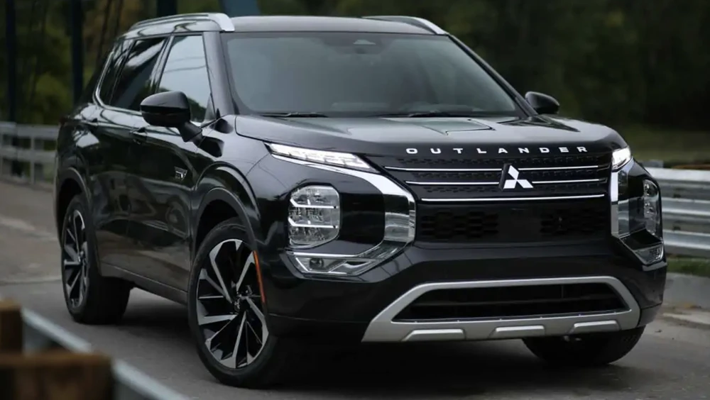 Mitsubishi Outlander 2023 có cả bản lai sẽ bán toàn cầu trong thời gian tới. Ảnh: Motor1