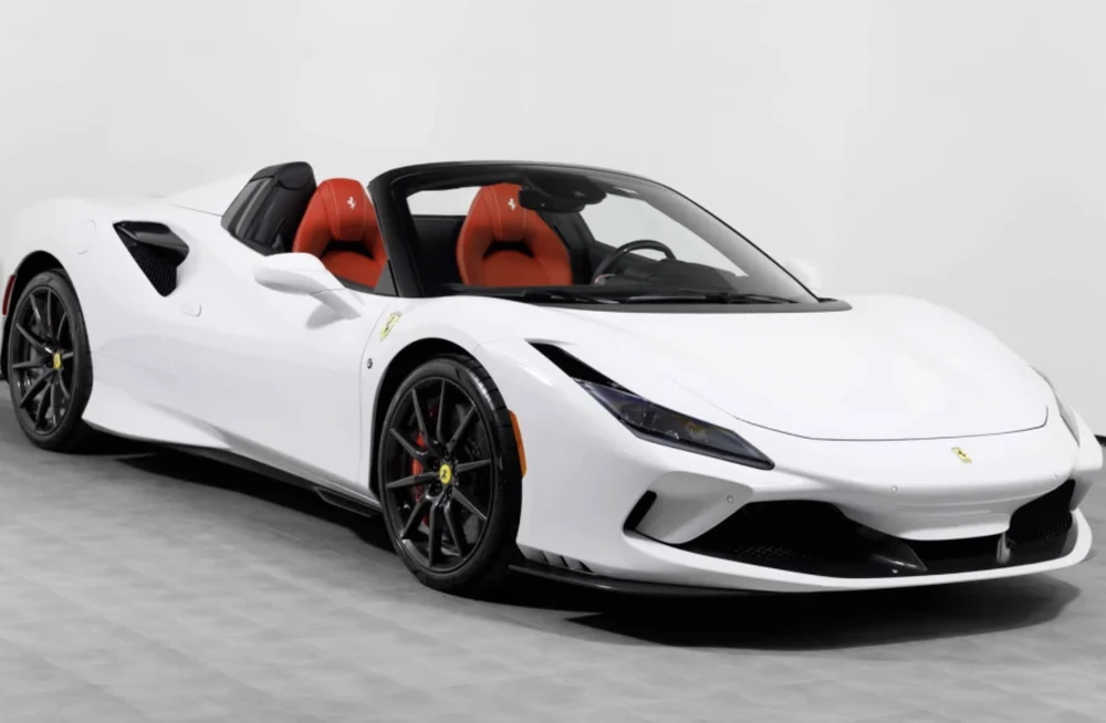 Ferrari F8 Spider 2022: 549.995$