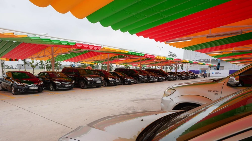 VinFast công bố dừng chương trình Đổi cũ lấy mới - Smart Solution từ ngày hôm nay. VinFast công bố dừng chương trình Đổi cũ lấy mới - Smart Solution từ ngày hôm nay.