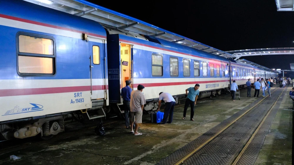 Nhiều đôi tàu được tăng cường nhằm phục vụ hành khách đi tàu hỏa dịp tết. Ảnh: ĐS Nhiều đôi tàu được tăng cường nhằm phục vụ hành khách đi tàu hỏa dịp tết. Ảnh: ĐS