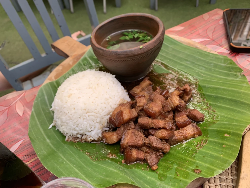 Món ăn dân dã tại Lào. Ảnh: Hà Vân