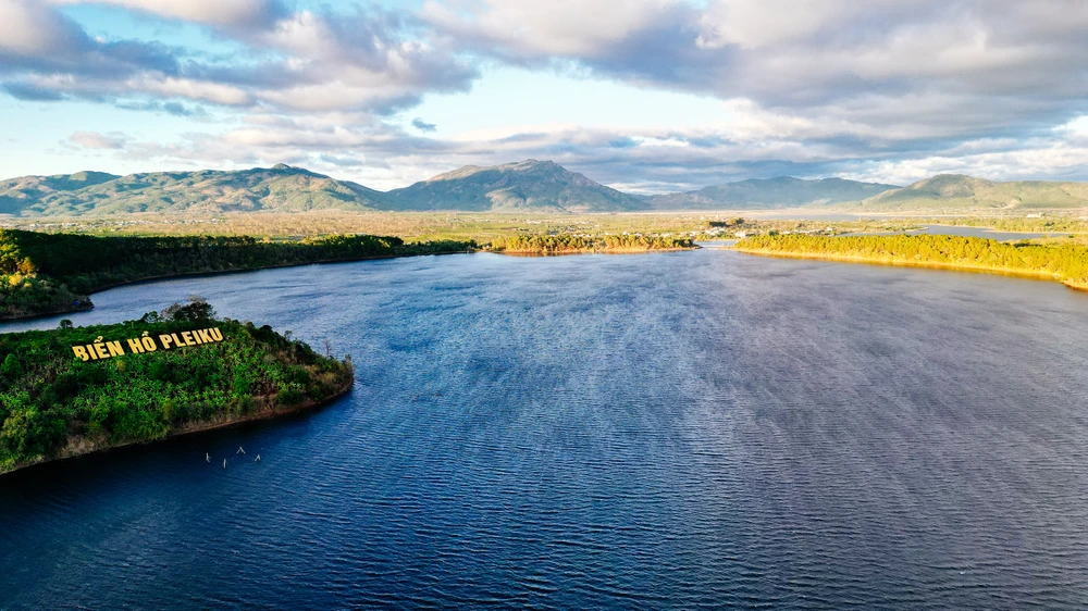 Biển Hồ - Hồ T'Nưng, Pleiku, Gia Lai. Ảnh: HOÀNG KHÁNH