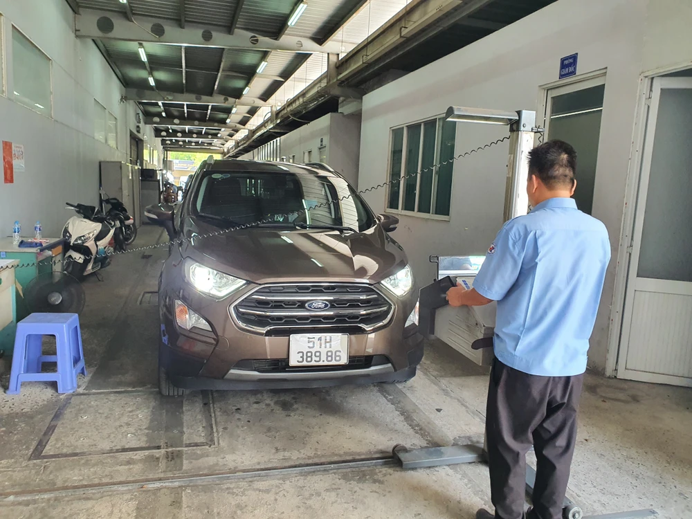 Chi nhánh TTĐK 50-05V đăng kiểm khoảng 120 xe/ngày. Ảnh: TN