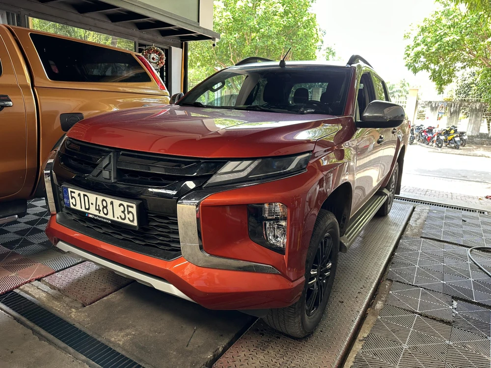 Chiếc xe của anh Tiến đã vào dây chuyền kiểm định và hoàn thành một số hạng mục thì được thông báo "dính" phạt nguội. Ảnh: NVCC