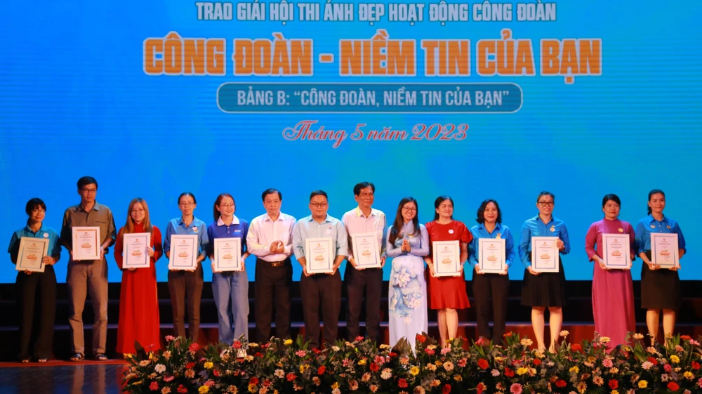 Công đoàn cơ sở Báo Pháp Luật TP.HCM đạt giải Nhì (Bảng B) hội thi ảnh đẹp hoạt động công đoàn. Ảnh: VÕ THƠ