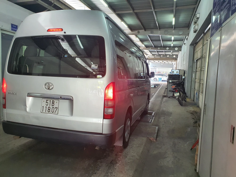 Mỗi ngày chi nhánh TTĐK 50-05V kiểm định cho khoảng 70 xe. Ảnh: TN