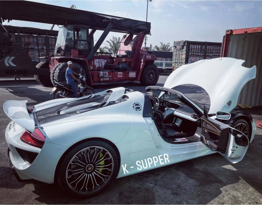 Porsche 918 Spyder giá khoảng 24 tỉ đồng. Ảnh: MXH Porsche 918 Spyder giá khoảng 24 tỉ đồng. Ảnh: MXH