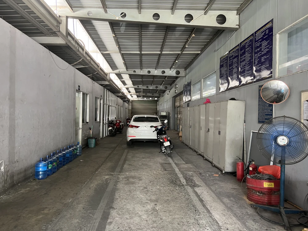 Một dây chuyền tạm ngưng hoạt động tại Chi nhánh TTĐK 50.05V. Ảnh: TN