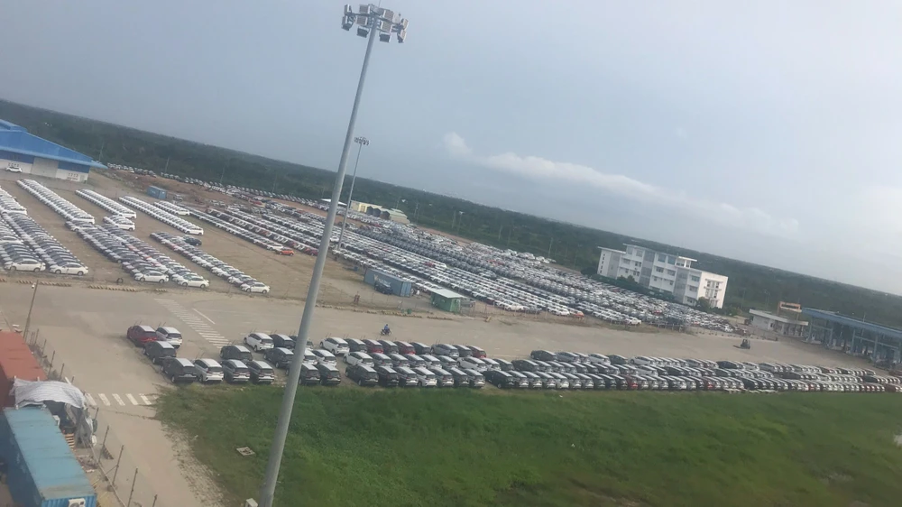 Quy định mới về ô tô nhập khẩu sẽ có hiệu lực từ ngày 1-10. Quy định mới về ô tô nhập khẩu sẽ có hiệu lực từ ngày 1-10.