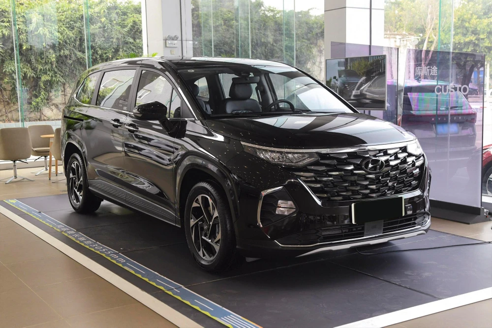 Những hình ảnh về Hyundai Custo được trao đổi trên các trang mạng xã hội. Ảnh: MXH