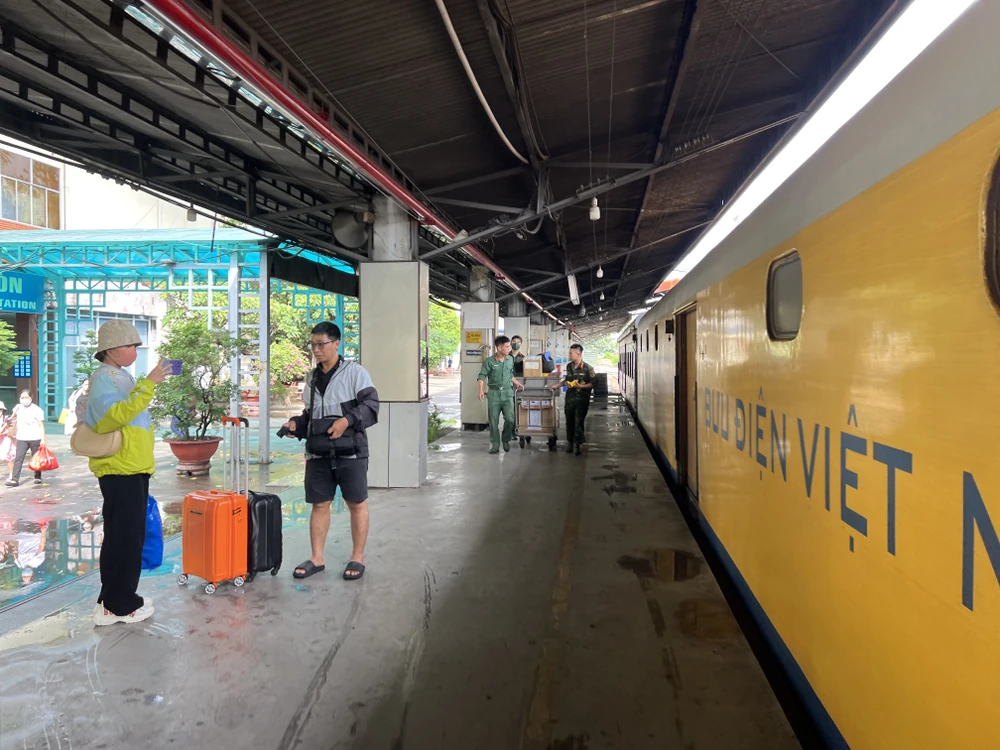 Đường sắt thông báo các đoàn tàu chạy sau dịp lễ 2-9. Ảnh: TN