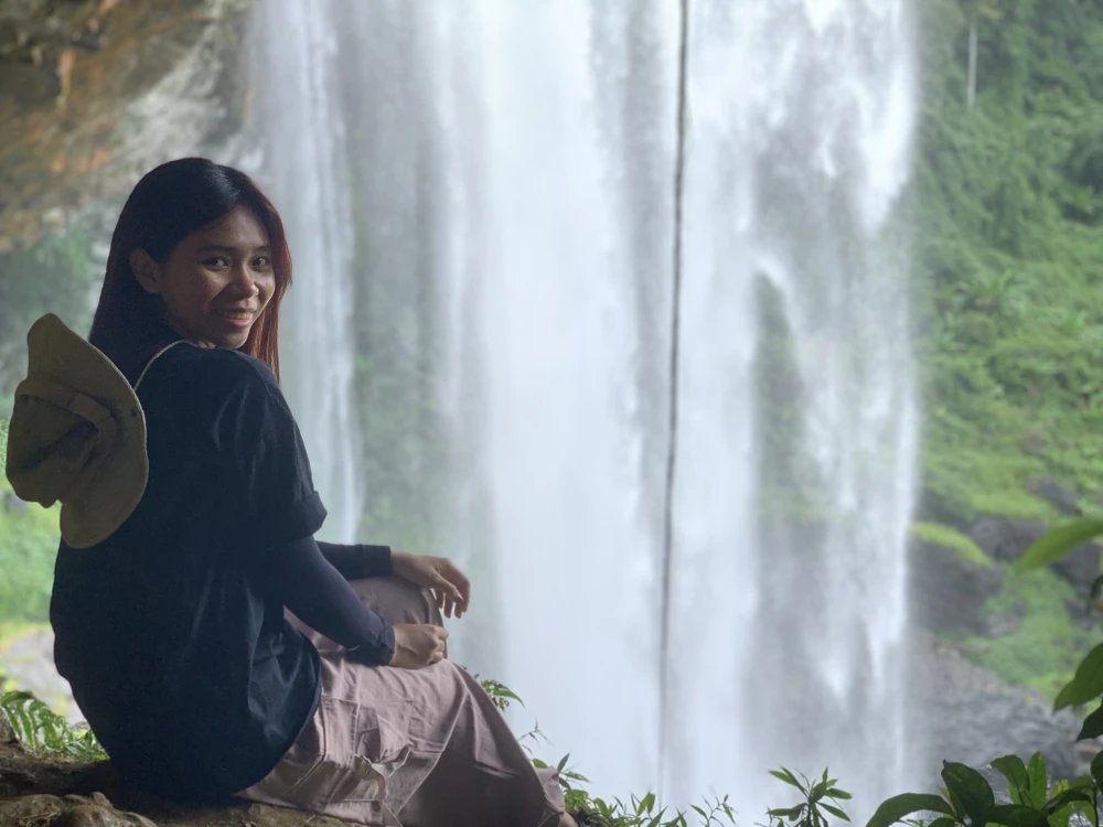 Phía bên trong Hang Én được nhiều du khách lựa chọn là điểm check-in "sống ảo". Ảnh: MẠNH TIẾN