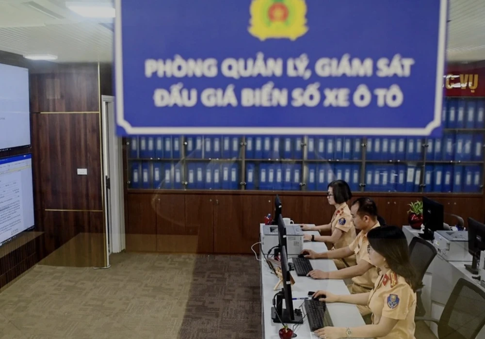 dau-gia-bien-so-o-to