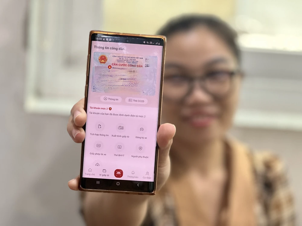 Đã được dùng GPLX, đăng ký xe trên VNeID hay chưa?