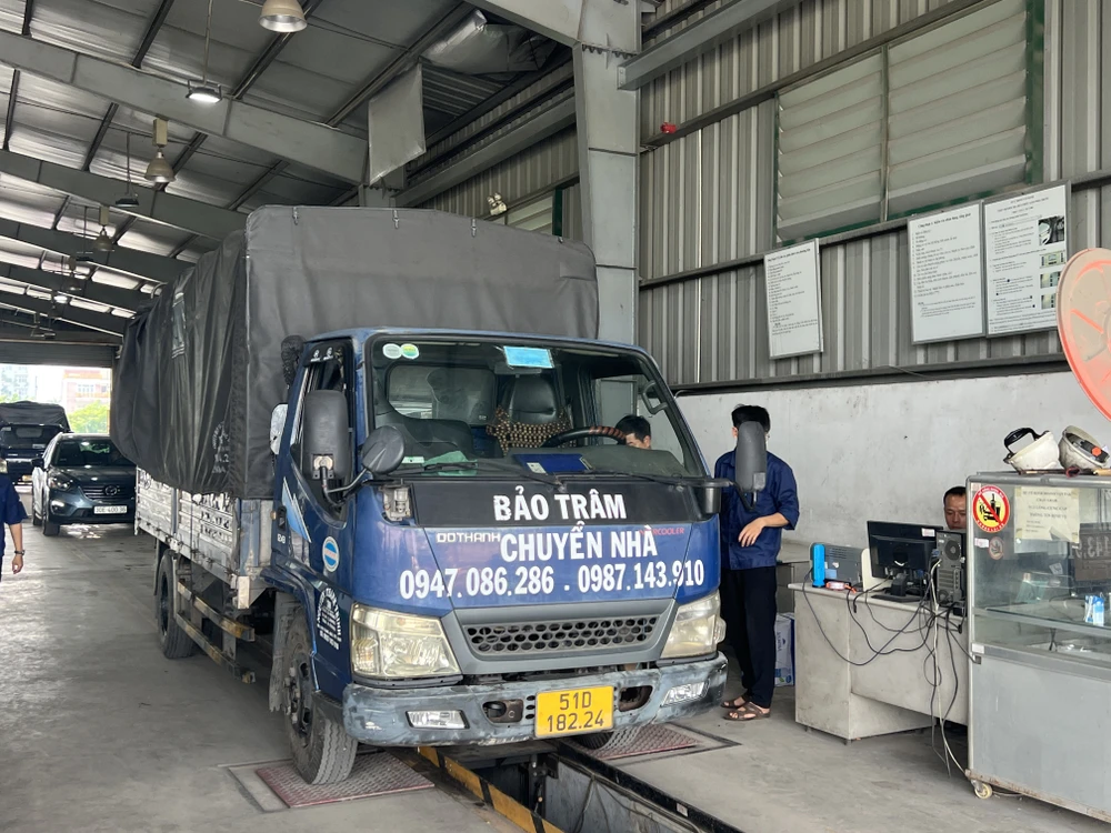 Cục Đăng kiểm dự báo tình hình đăng kiểm dịp cuối năm sẽ xảy ra ùn ứ.