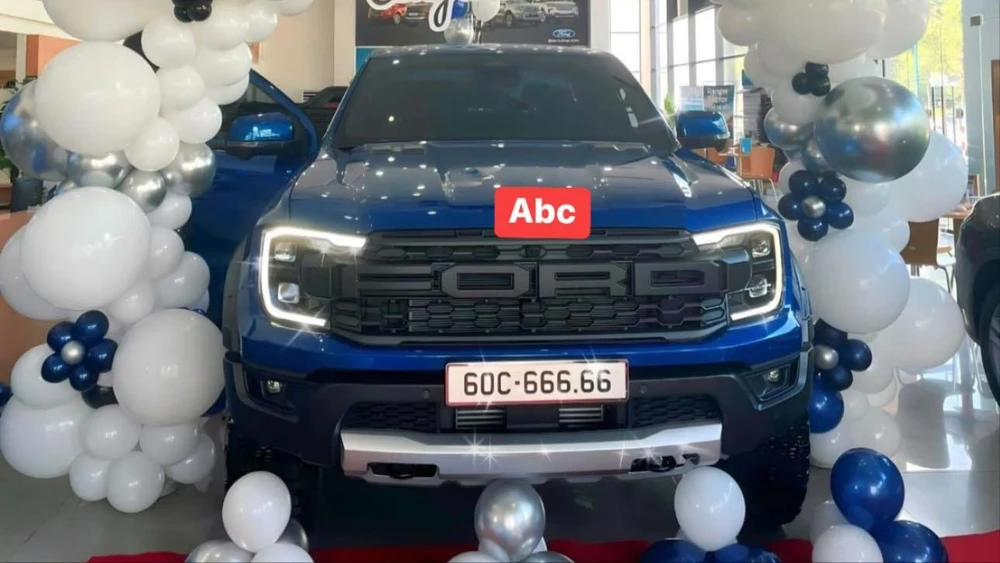 Các phiên đấu giá biển số xe ngày càng 'nóng'.