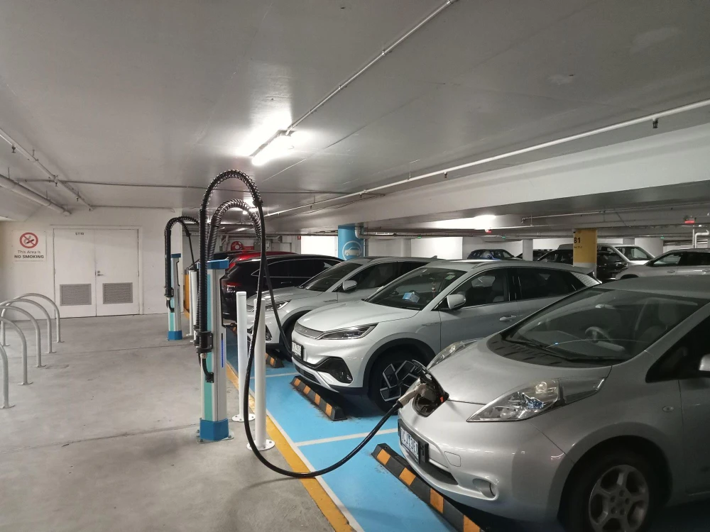 Còn tại Australia, 48% số người Australia được hỏi cho biết sẽ lựa chọn xe điện là chiếc xe tiếp theo