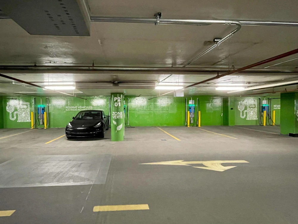 Trạm sạc xe điện tại tầng hầm khu chung cư Bentall Green Oak