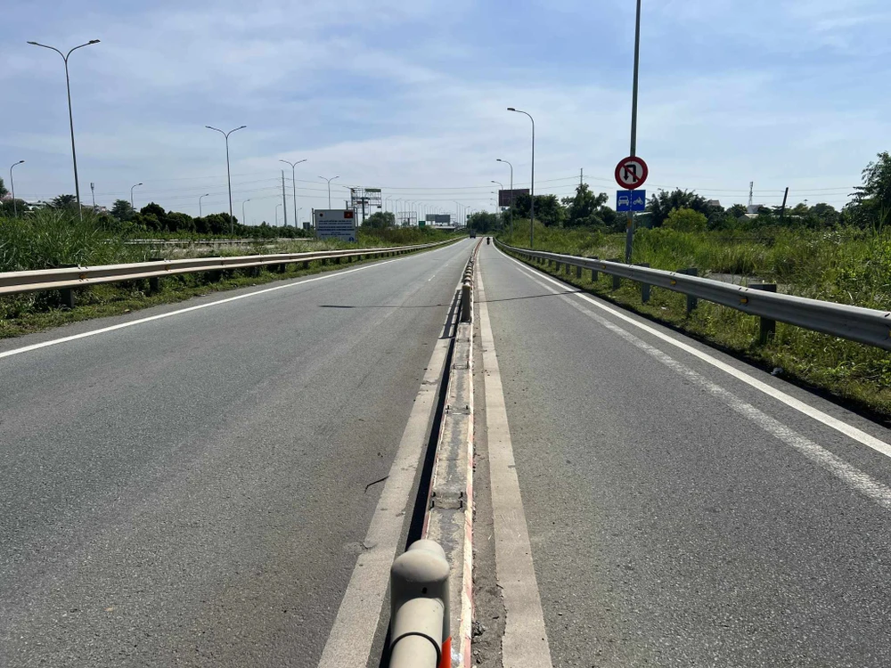 Nhiều ý kiến thắc mắc kẻ trộm dải phân cách sẽ phải đối mặt mức phạt ra sao?