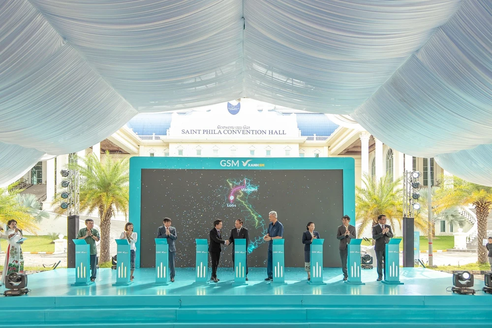 Hãng gọi xe Việt, Xanh SM chính thức khai trương dịch vụ tại Lào hôm 9-11.