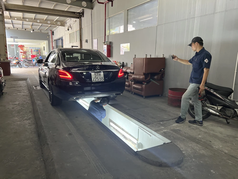 ùn tắc đăng kiểm