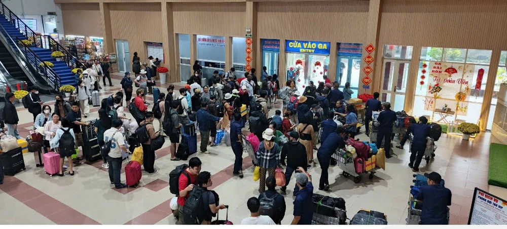 về quê đón Tết