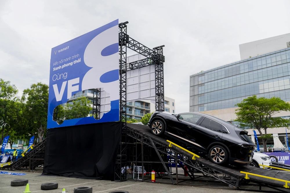 VinFast VF 8