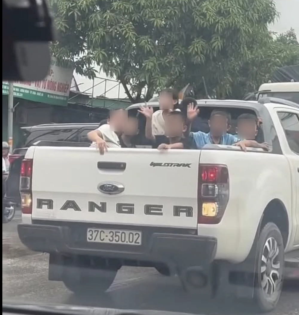 thùng xe bán tải