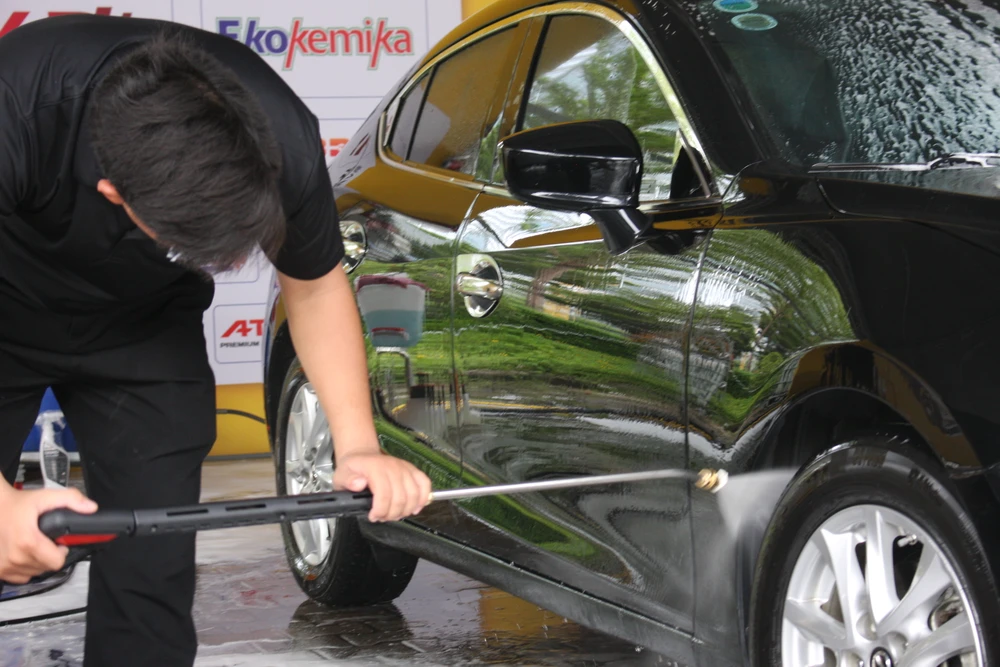 rửa xe miễn phí