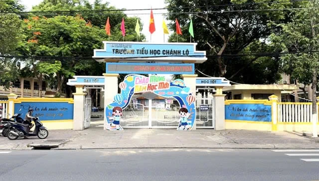 cán bộ Kon Tum.jpg