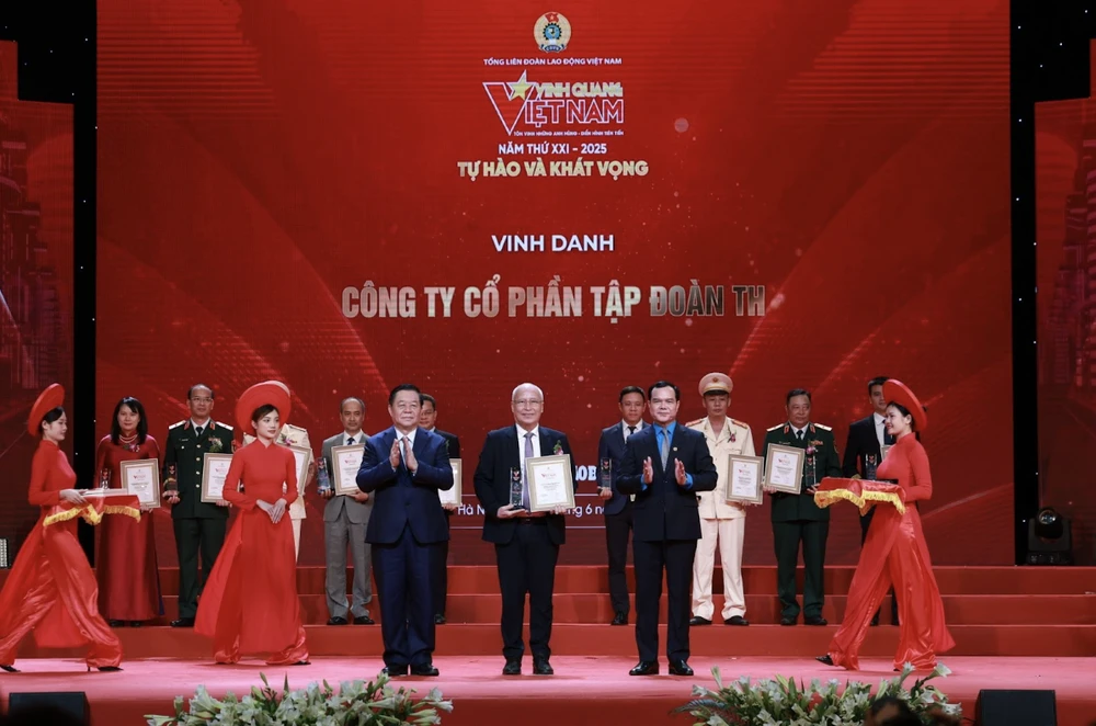 Vinh Quang Việt Nam 2025: TH true MILK – Khát vọng Việt từ ly sữa tươi sạch.png