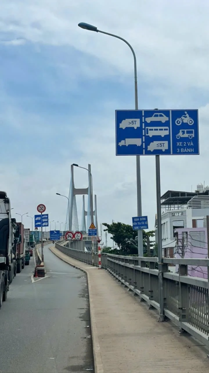 biển báo phân làn đường