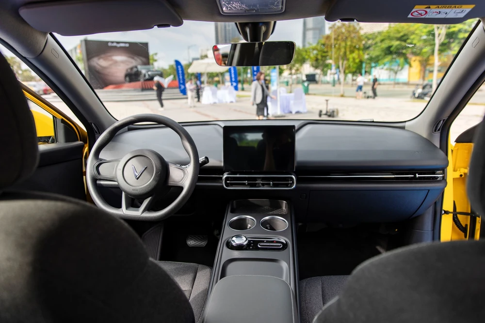 xe dien Limo Green.jpg