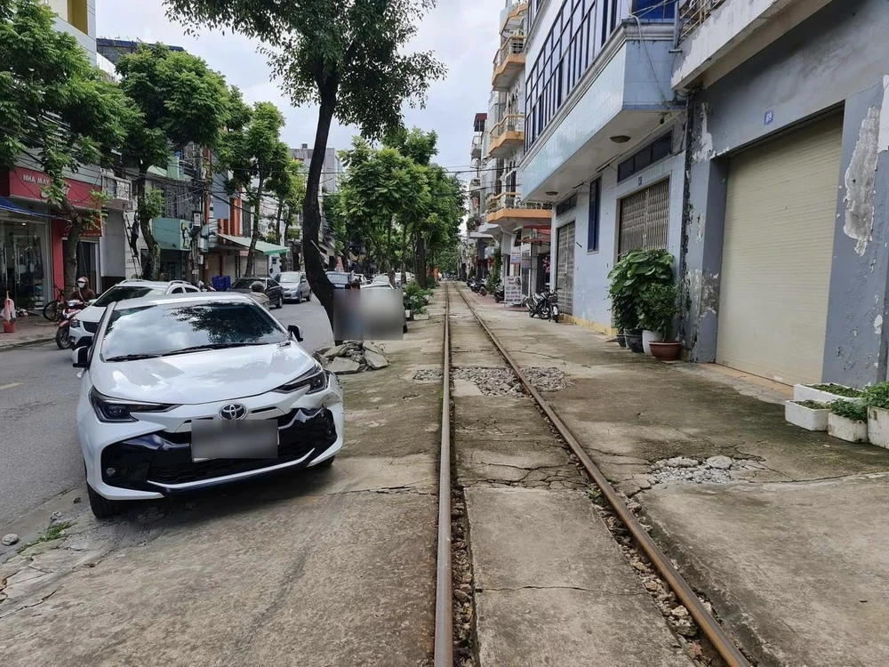 do-xe-canh-tau-hoa (1).jpg