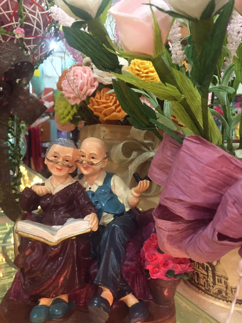 Ngày 8-3: Nở rộ xu hướng tặng quà 'ông bà tôi đánh đàn' ảnh 2 Ngày 8-3: Nở rộ xu hướng tặng quà 'ông bà tôi đánh đàn' ảnh 2