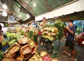 Tấp nập chợ hoa sỉ ngày 8-3