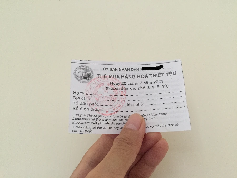 Phát thẻ đi chợ nhưng vẫn còn tập trung đông người ảnh 1