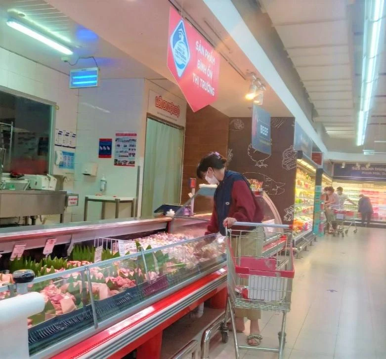 Hàng hóa trong chương trình bình ổn thị trường thấp hơn giá thị trường ít nhất từ 5%-10%. ẢNH: TÚ UYÊN