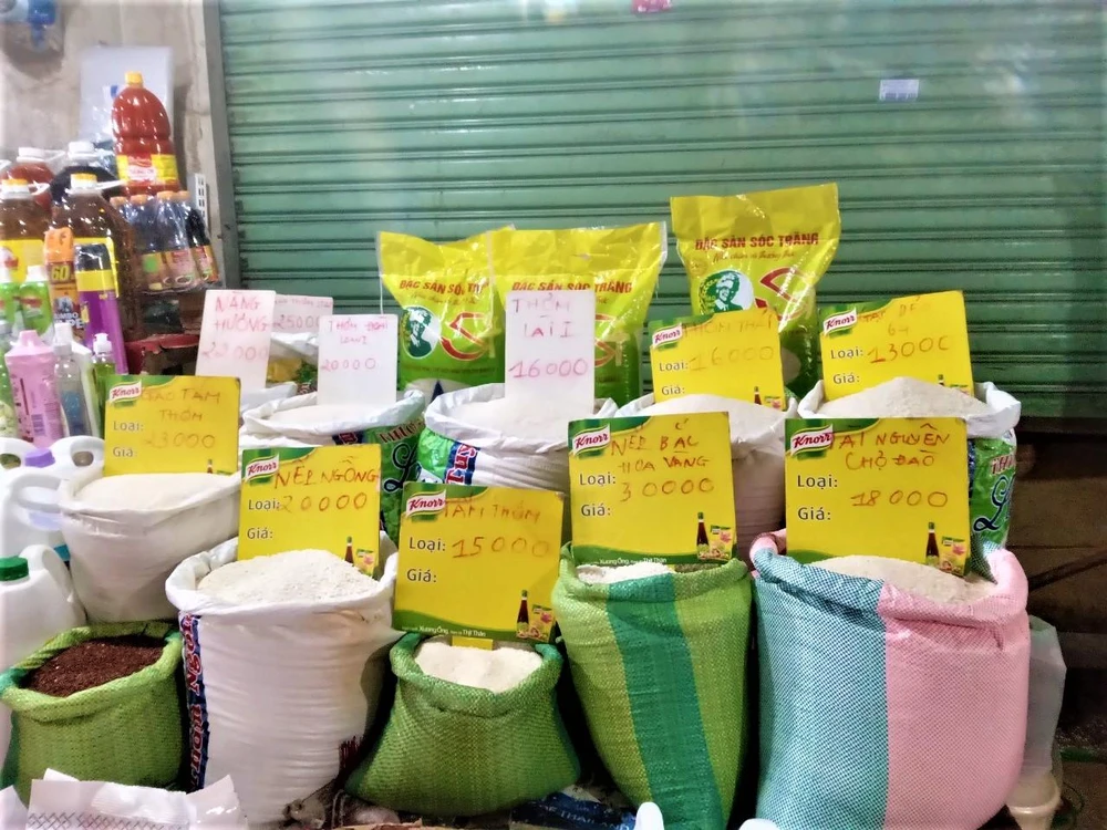 Các loại gạo Việt Nam bày bán ở chợ