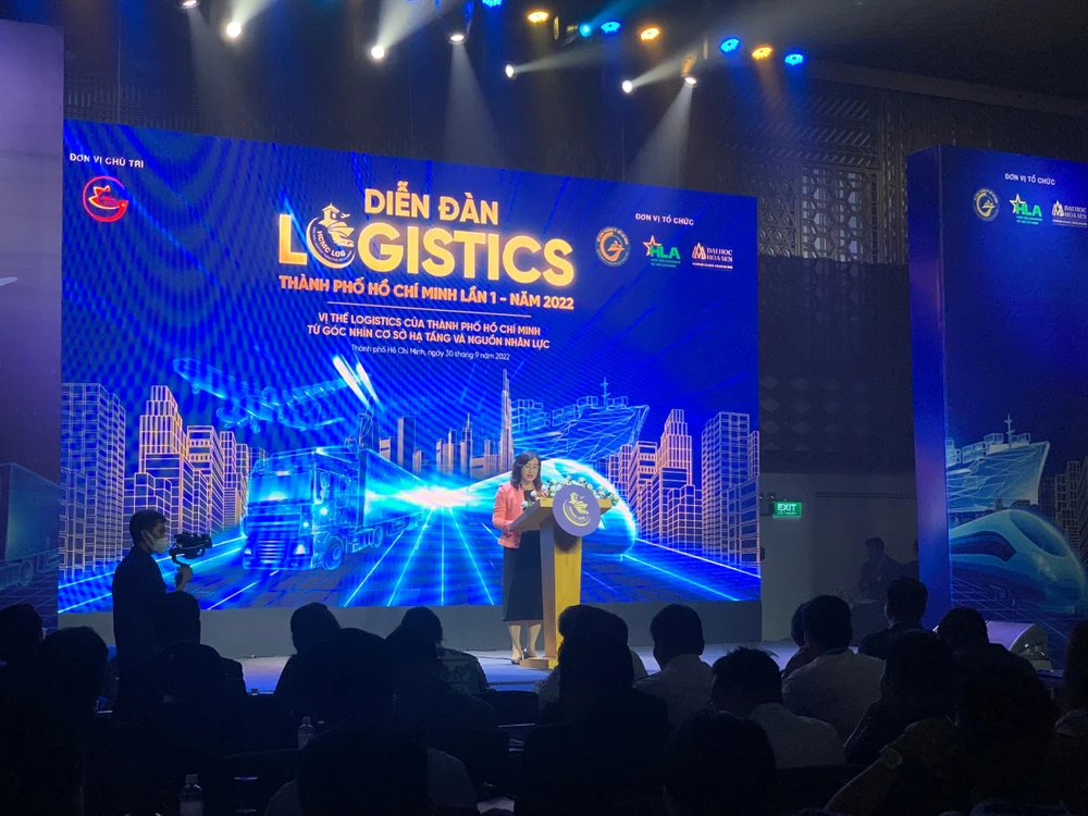 Phó Chủ tịch UBND TP.HCM Phan Thị Thắng phát biểu tại diễn đàn Logistics.