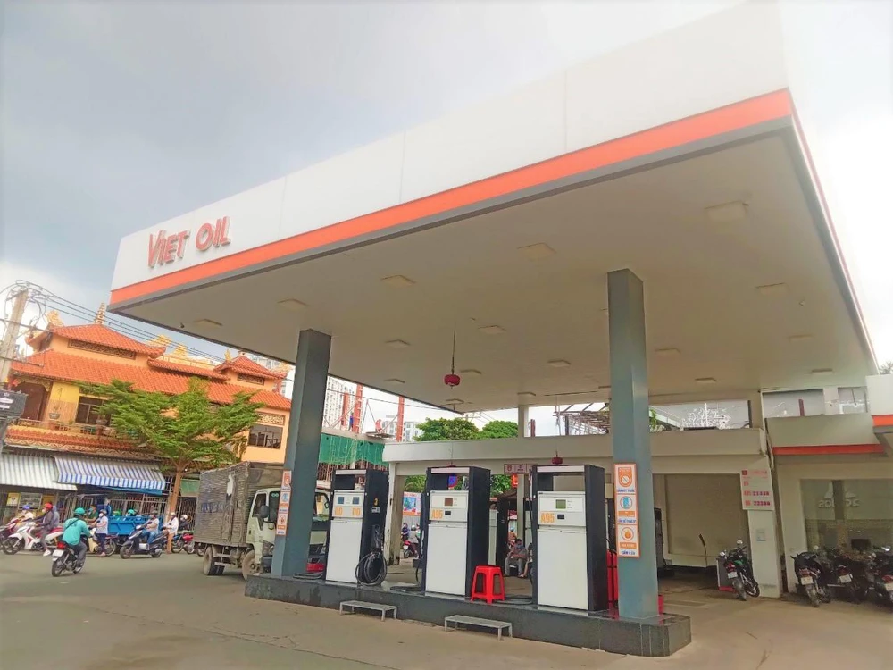 Cửa hàng xăng dầu công ty Xuyên Việt Oil quận Tân Phú