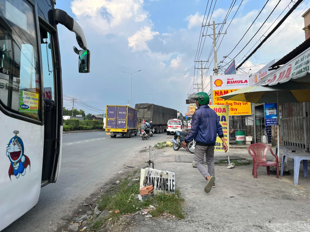 Điểm bán trên Quốc lộ 1 A, quận 12 không lấy được hàng nên không có xăng để bán