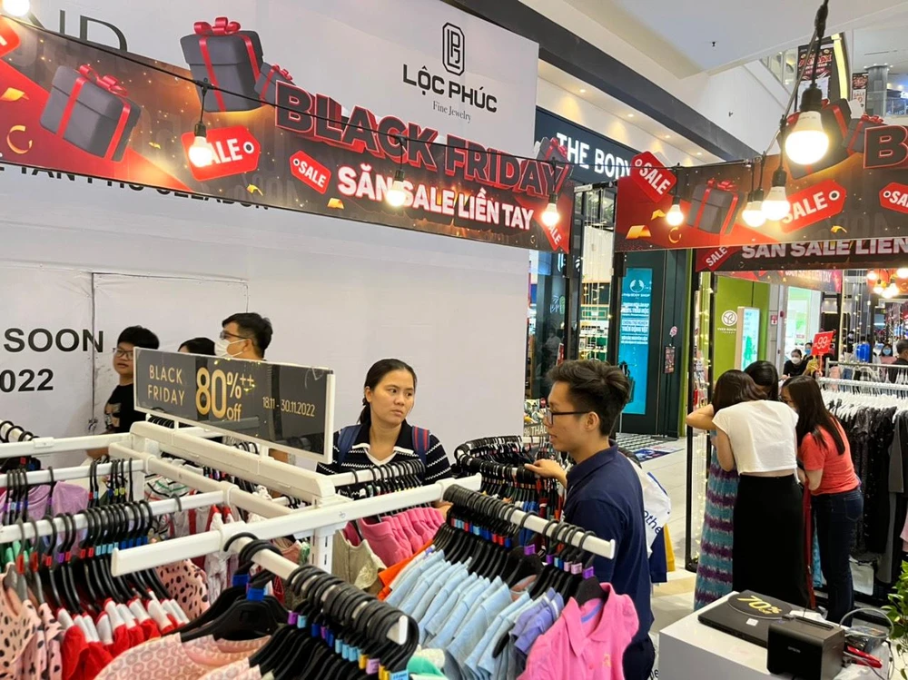 Thời trang trẻ em cũng được giảm giá 80%