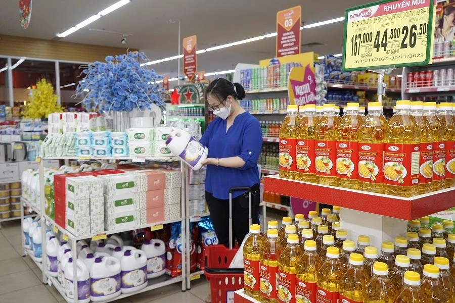 Các siêu thị tại TP.HCM đang tung nhiều khuyến mãi Tết kích sức mua cuối năm