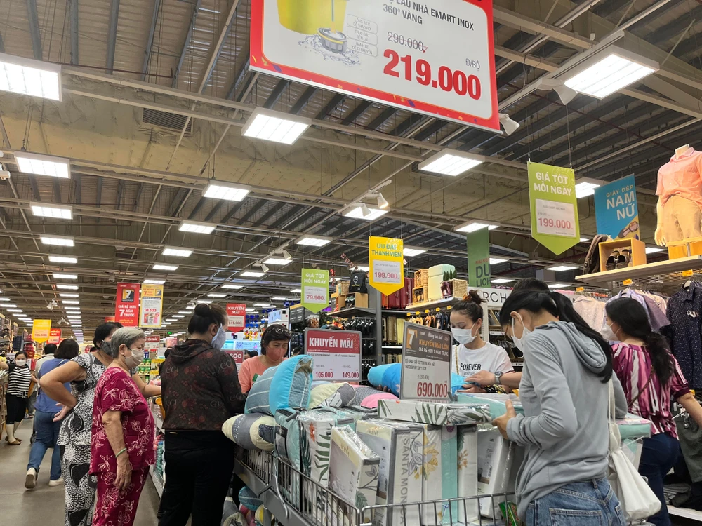 Chăn, ra...có khuyến mãi giảm giá nên được nhiều người quan tâm